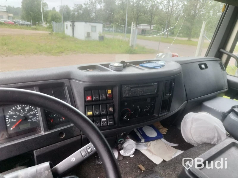 Lastbil | VOLVO FL612 | 2001 | DIESEL | Reparationsobjekt