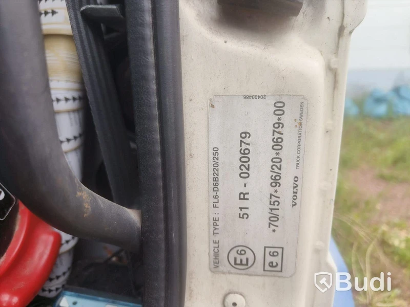 Lastbil | VOLVO FL612 | 2001 | DIESEL | Reparationsobjekt