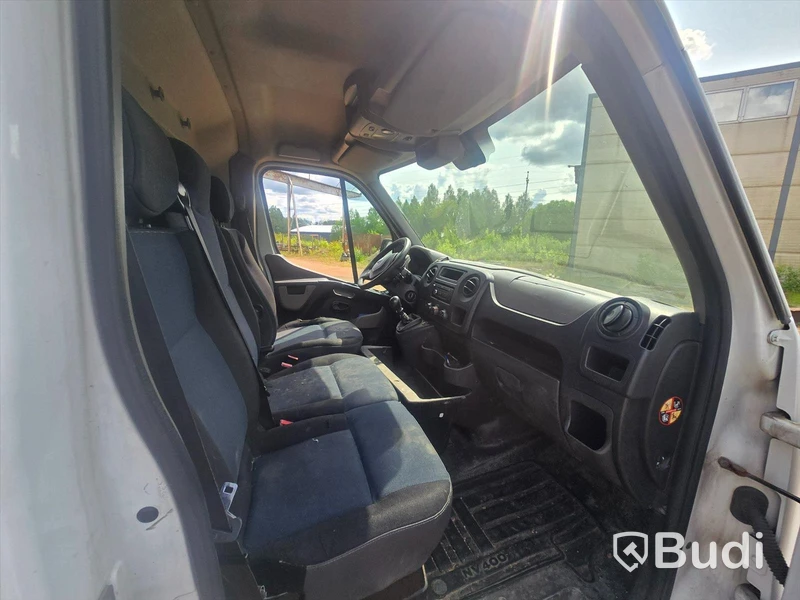 Personbil | NISSAN NV400 | 2013 | DIESEL | Reparationsobjekt