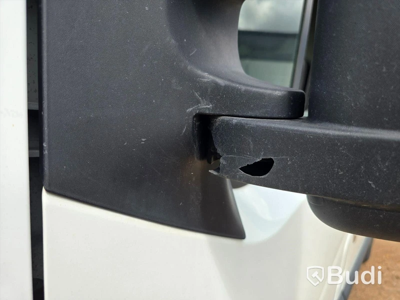 Personbil | NISSAN NV400 | 2013 | DIESEL | Reparationsobjekt