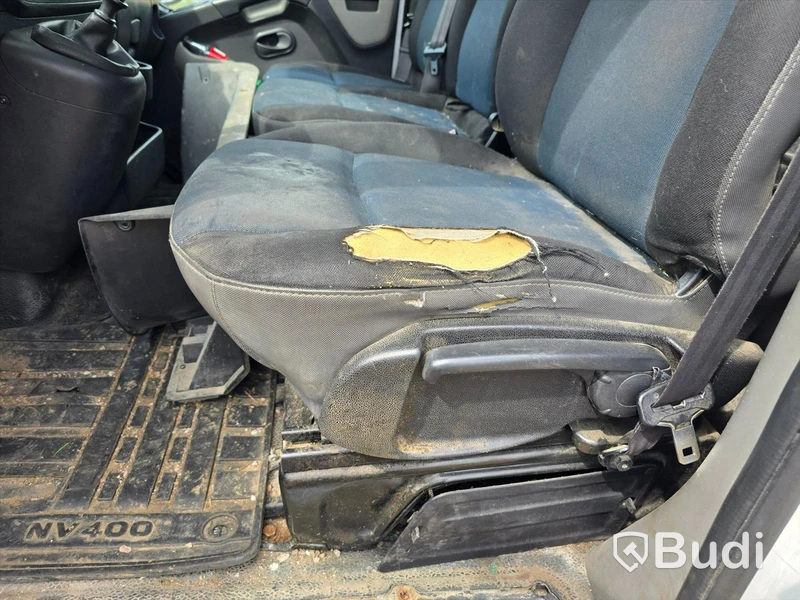 Personbil | NISSAN NV400 | 2013 | DIESEL | Reparationsobjekt