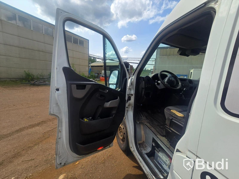 Personbil | NISSAN NV400 | 2013 | DIESEL | Reparationsobjekt