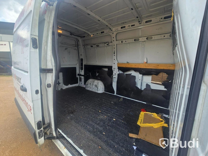 Personbil | NISSAN NV400 | 2013 | DIESEL | Reparationsobjekt