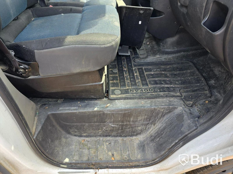 Personbil | NISSAN NV400 | 2013 | DIESEL | Reparationsobjekt