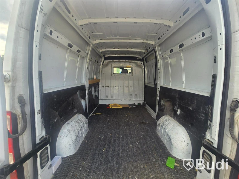 Personbil | NISSAN NV400 | 2013 | DIESEL | Reparationsobjekt