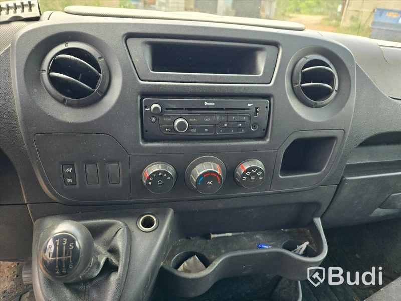 Personbil | NISSAN NV400 | 2013 | DIESEL | Reparationsobjekt