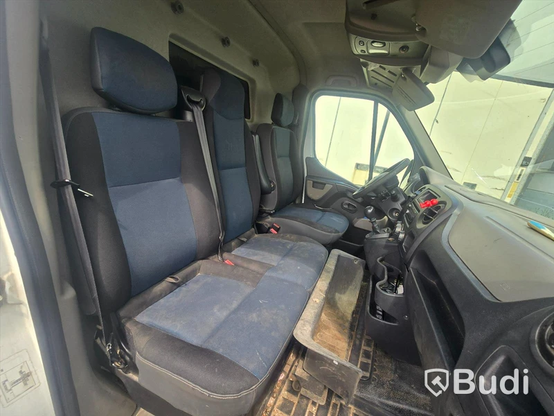 Personbil |  NISSAN NV400 | 2013 | DIESEL | Reparationsobjekt