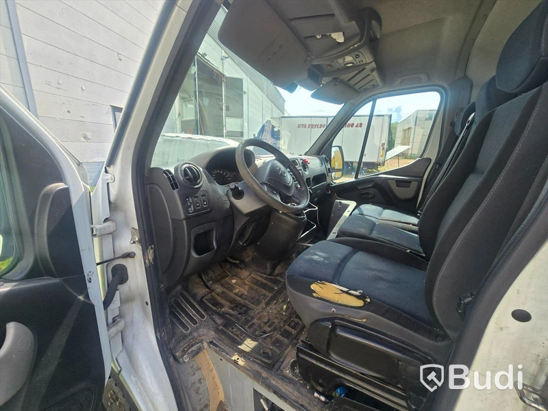Personbil |  NISSAN NV400 | 2013 | DIESEL | Reparationsobjekt