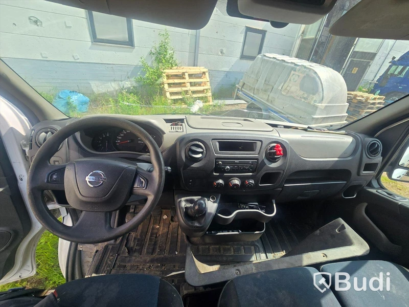 Personbil |  NISSAN NV400 | 2013 | DIESEL | Reparationsobjekt