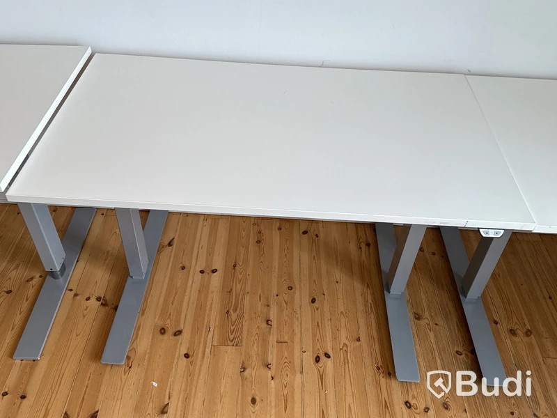 4 st elektriskt höj- & sänkbara skrivbord