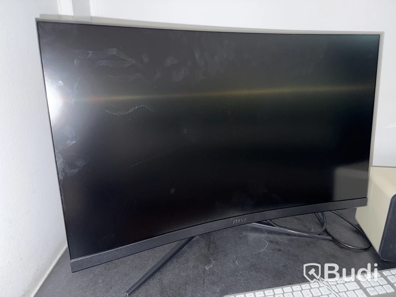 Monitor, stereo & tangentbord