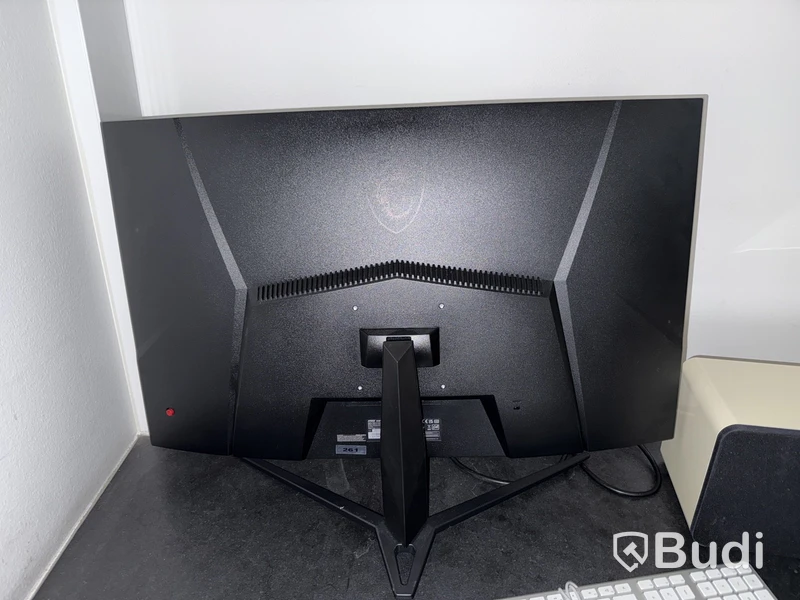 Monitor, stereo & tangentbord