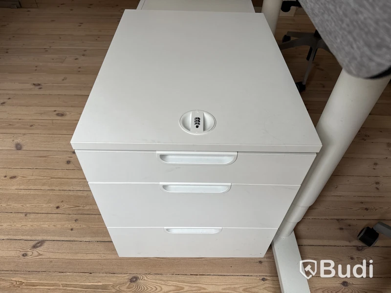 4 st kontorsarbetsplatser