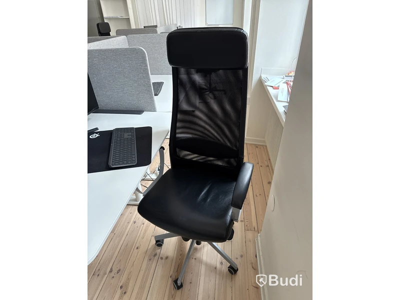 4 st kontorsarbetsplatser