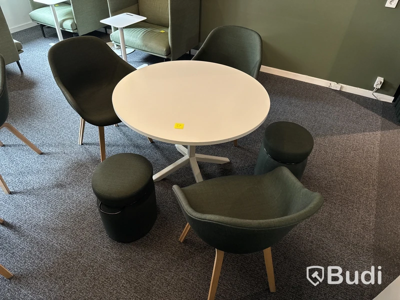 Bord, 3 st. loungestolar och 2 st. pallar, Johanson