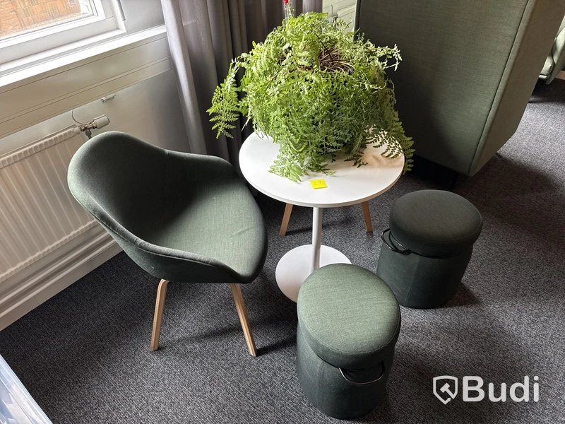 Bord, 2 st. loungestolar och 2 st. pallar, Johanson