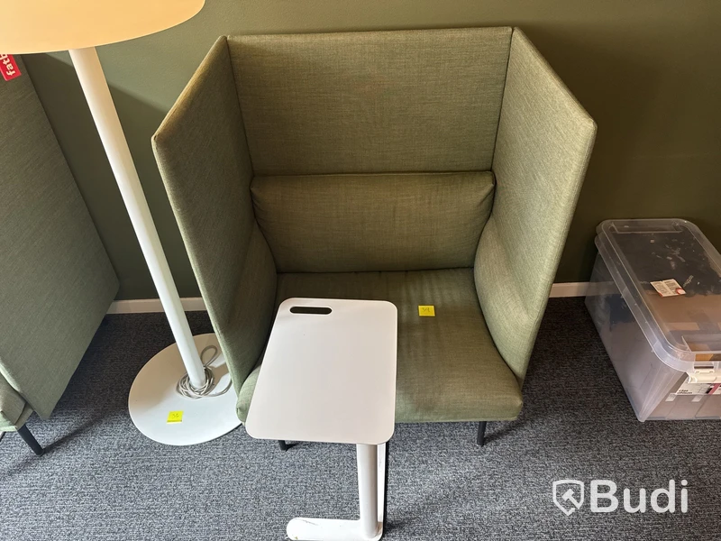 Ljudabsorberande soffa och bord, Muuto