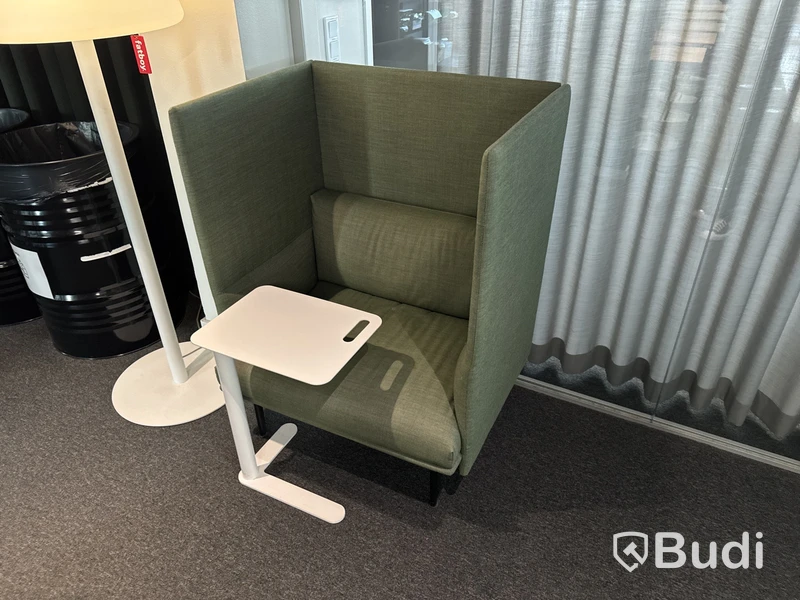 Ljudabsorberande soffa och bord, Muuto