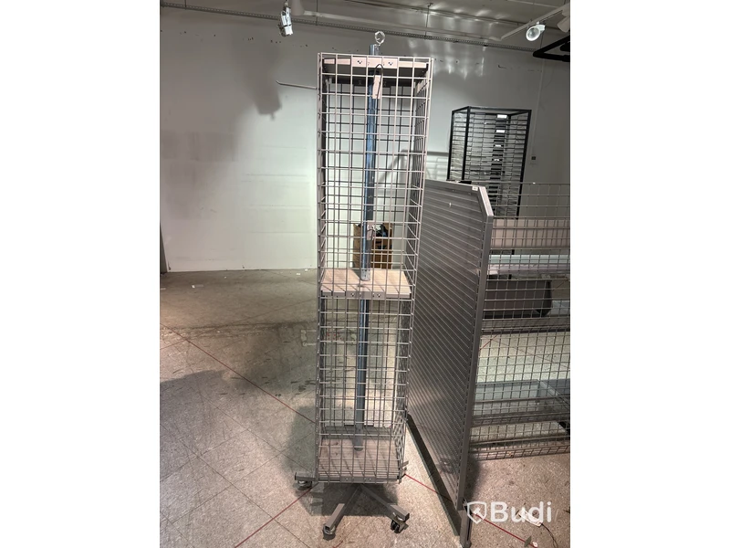 Butiksinredning/Hyllsystem och 4 st. förvaringsställ för kort/pappersark