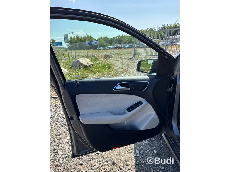 Mercedes-Benz B 200 CDI -2013