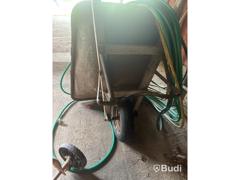 Cementblandare Limex 125L, skottkärra, vattenslang.