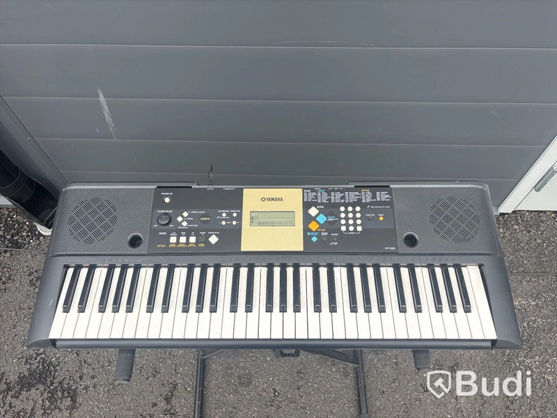 Keyboard Yamaha YPT-220