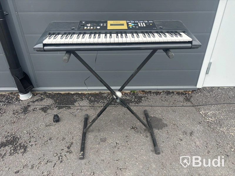 Keyboard Yamaha YPT-220