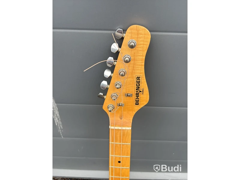 Elgitarr med förstärkare Behringer