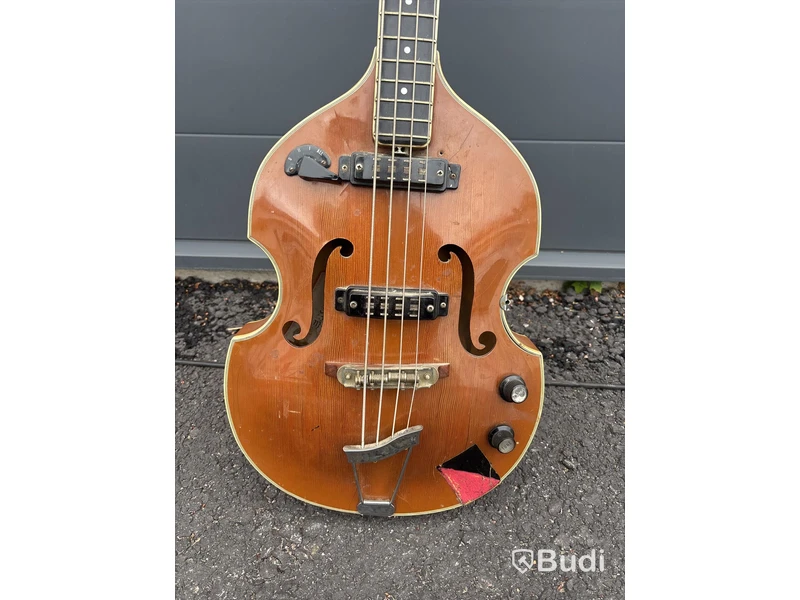 Basgitarr EKO Guitars