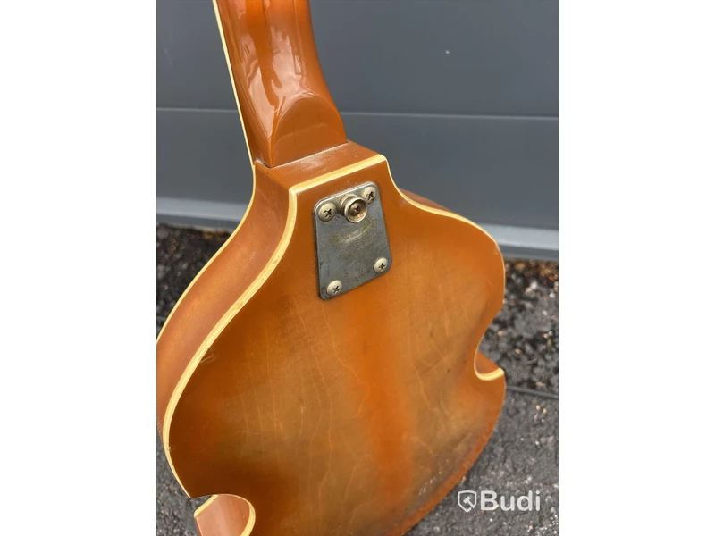Basgitarr EKO Guitars