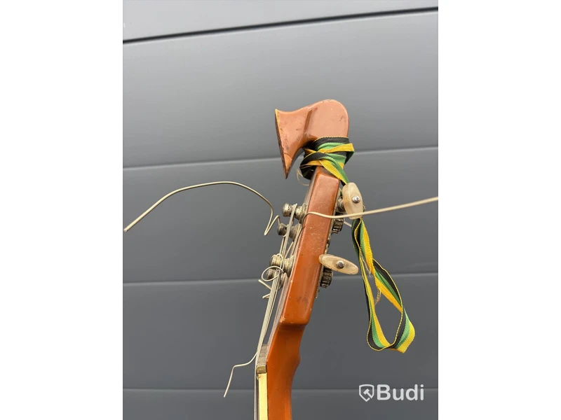 Basgitarr EKO Guitars