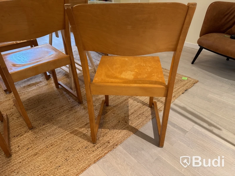 Matgrupp med glasbord och 8 st. stolar
