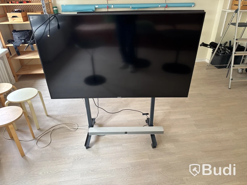 TV på stativ, Sony 65 tum. Inklusive soundbar