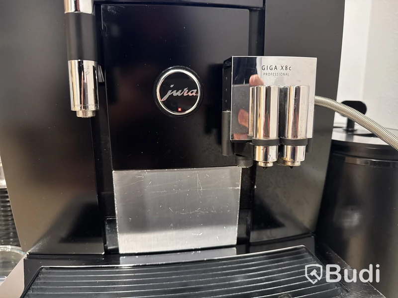 Kaffemaskin, Jura Giga X8C inklusive mjölkkylare