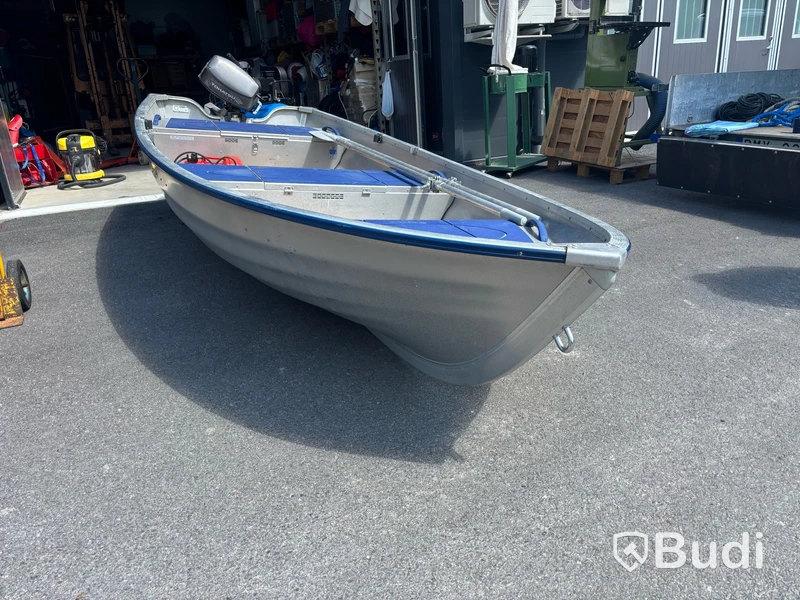 Aluminiumbåt Linder 440 Fishing. Tohatsu 5 hk 2-taktsmotor.