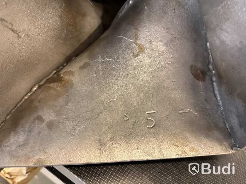 Piedestal av aluminium