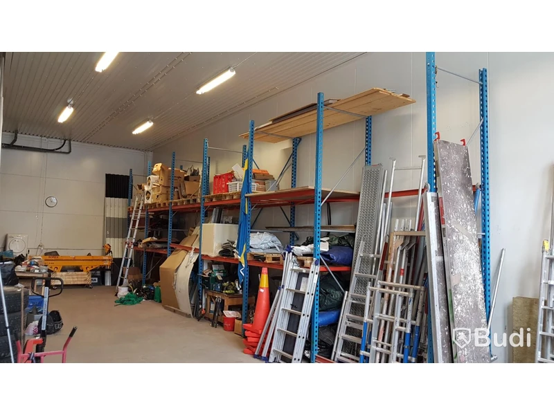 Verkstadsstallage gavlar 7st höjd 4000mm x djup 1100mm 21st balkar längd 1900mm 6st kryssstag ej innehåll