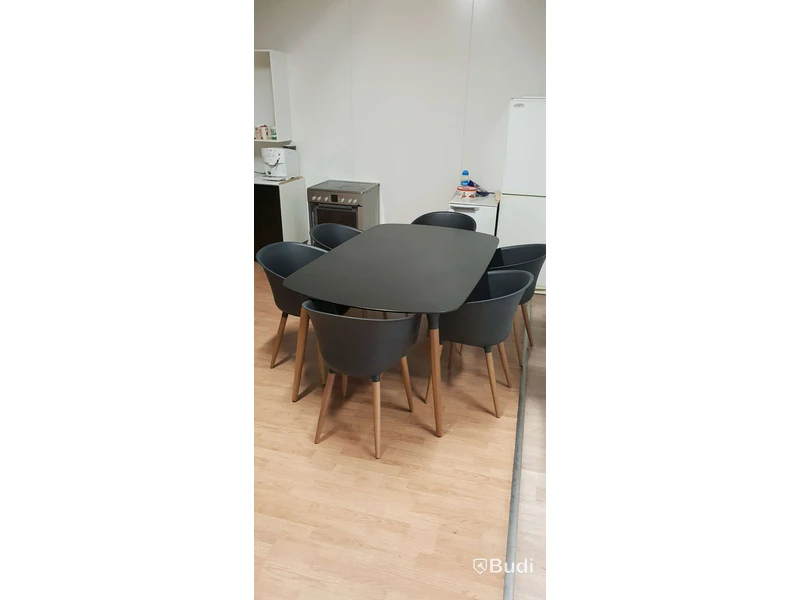 Snygg design matgrupp 1800 x 1100mm 6st stolar, Svart skiva med träben, stolar svarta med träben