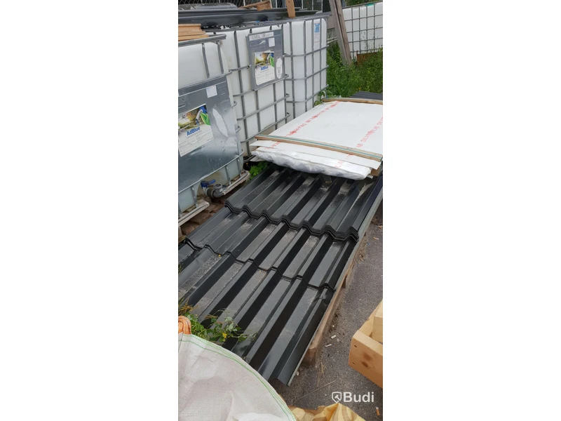Plåttak 45mm profil parti 14st 1750x täckande bredd 900mm, 8st 1650 x täck b 900, 38st 2400 x täck b 900, 12st 2800 x täck b 900mm, 3st 4000 x tB 900mm, 5st 3700 x TB 900mm