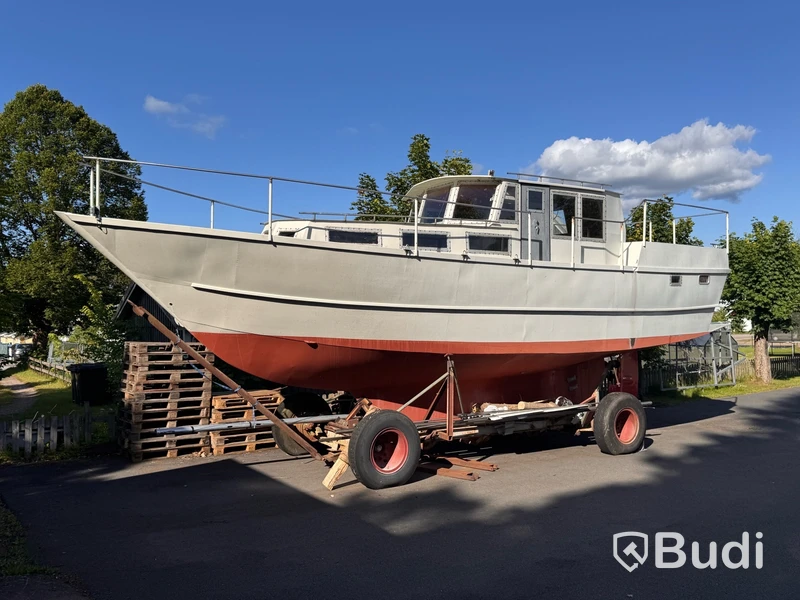 Båt Holländsk Motorkryssare 12x4 m -1995