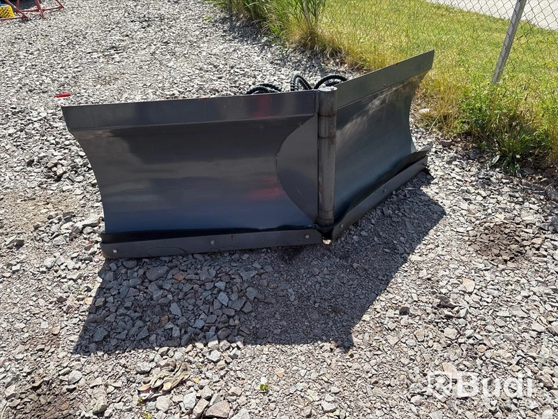 Lastmaskin Everun ER16 4WD, plog, skopa m.m., -2022, 98 timmar