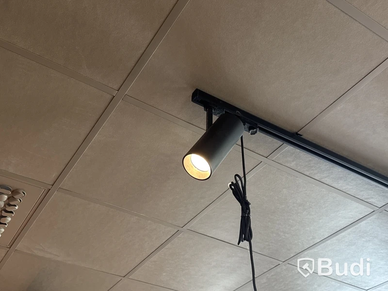 30 st. Spotlights