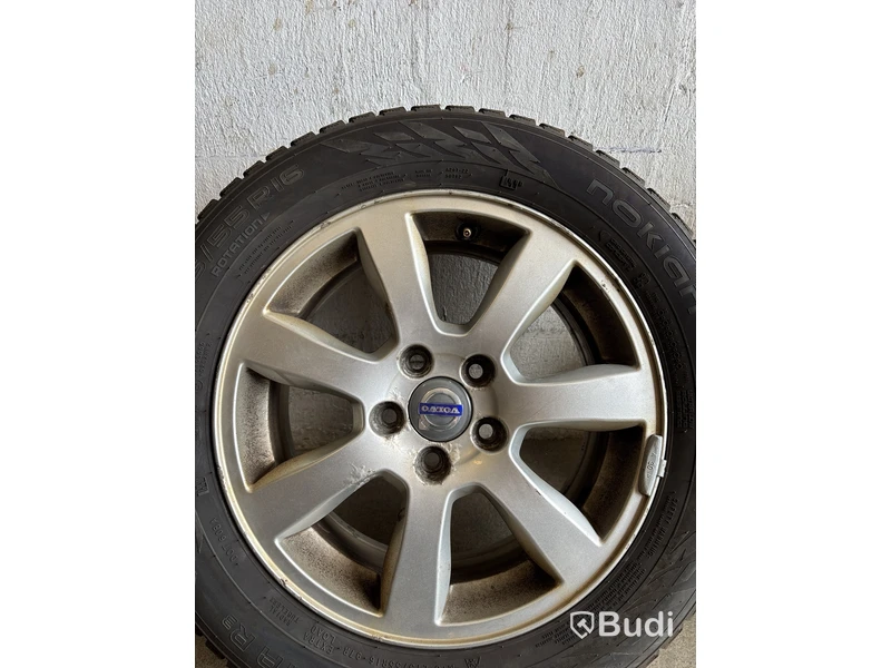 4 st. Däck på fälgar, olika märken 215/55 R16