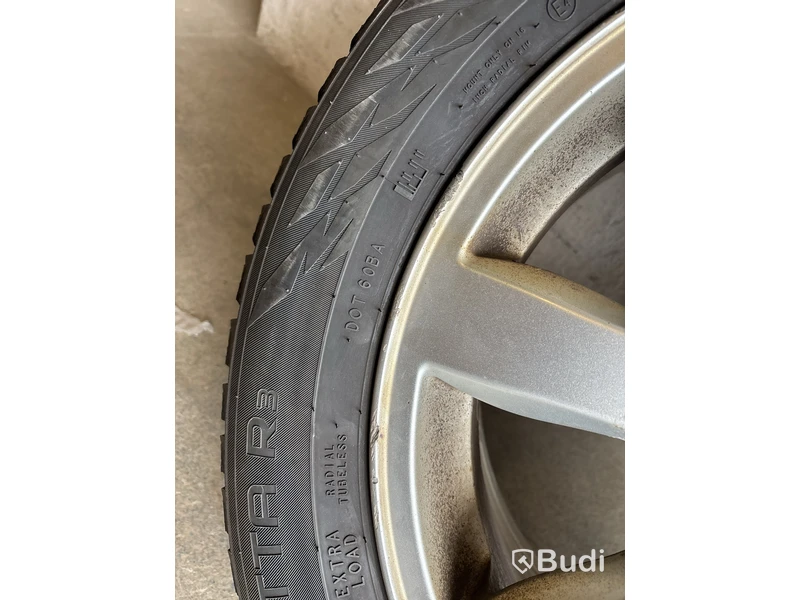 4 st. Däck på fälgar, olika märken 215/55 R16