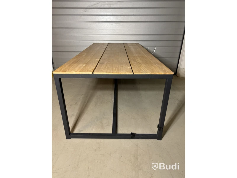 Matbord för utomhusbruk