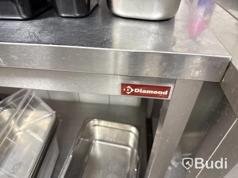 Rostfri bänk & hylla med innehåll
