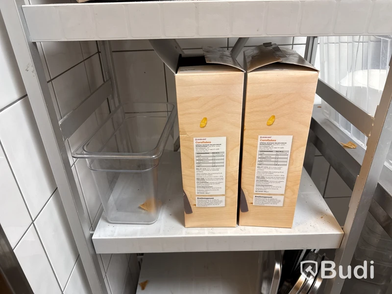 Rostfri bänk & hylla med innehåll