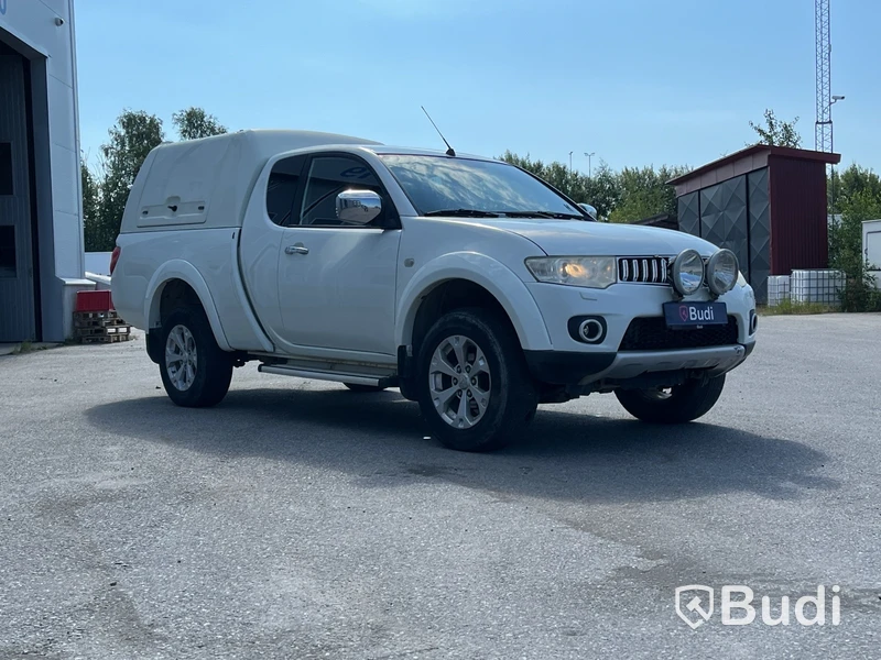 Personbil Mitsubishi Kaot L200 -2012