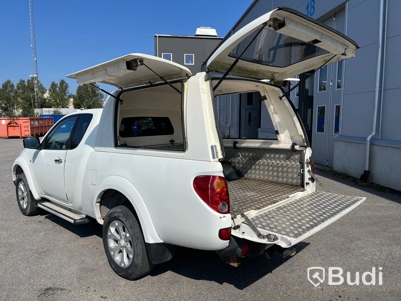 Personbil Mitsubishi Kaot L200 -2012