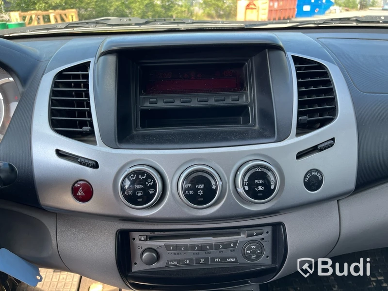 Personbil Mitsubishi Kaot L200 -2012